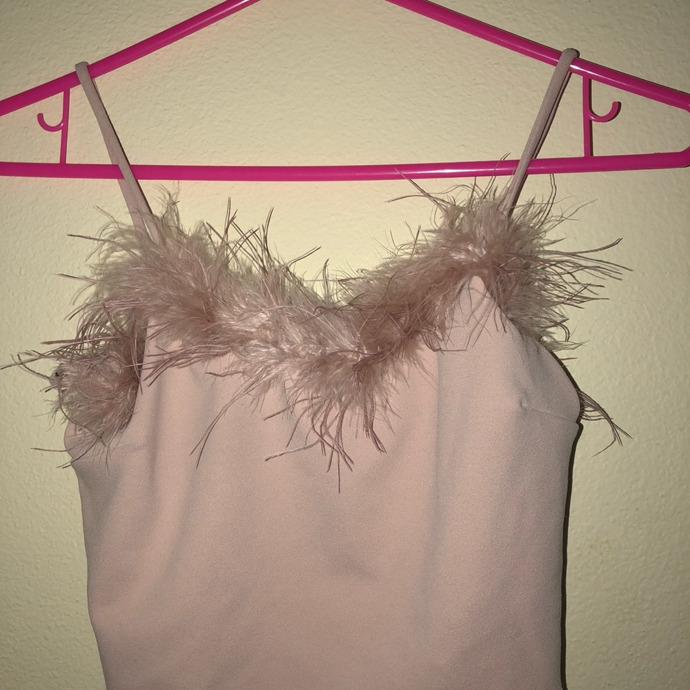 Pink feather rim top - Picture 1 of 4